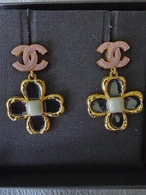 Chanel 2023 Fall Pink CC Logo Black Clove Inspired Drop Earrings